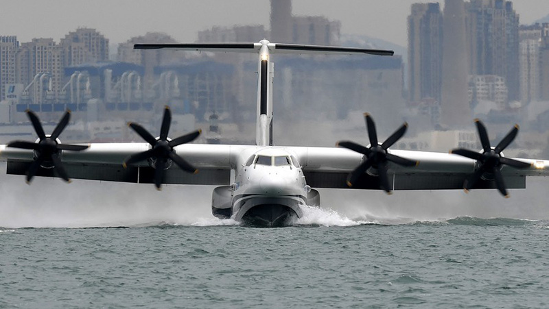 avic-ag600-kunlong-giant-seaplane-maiden-flight-over-the-sea-seaplane